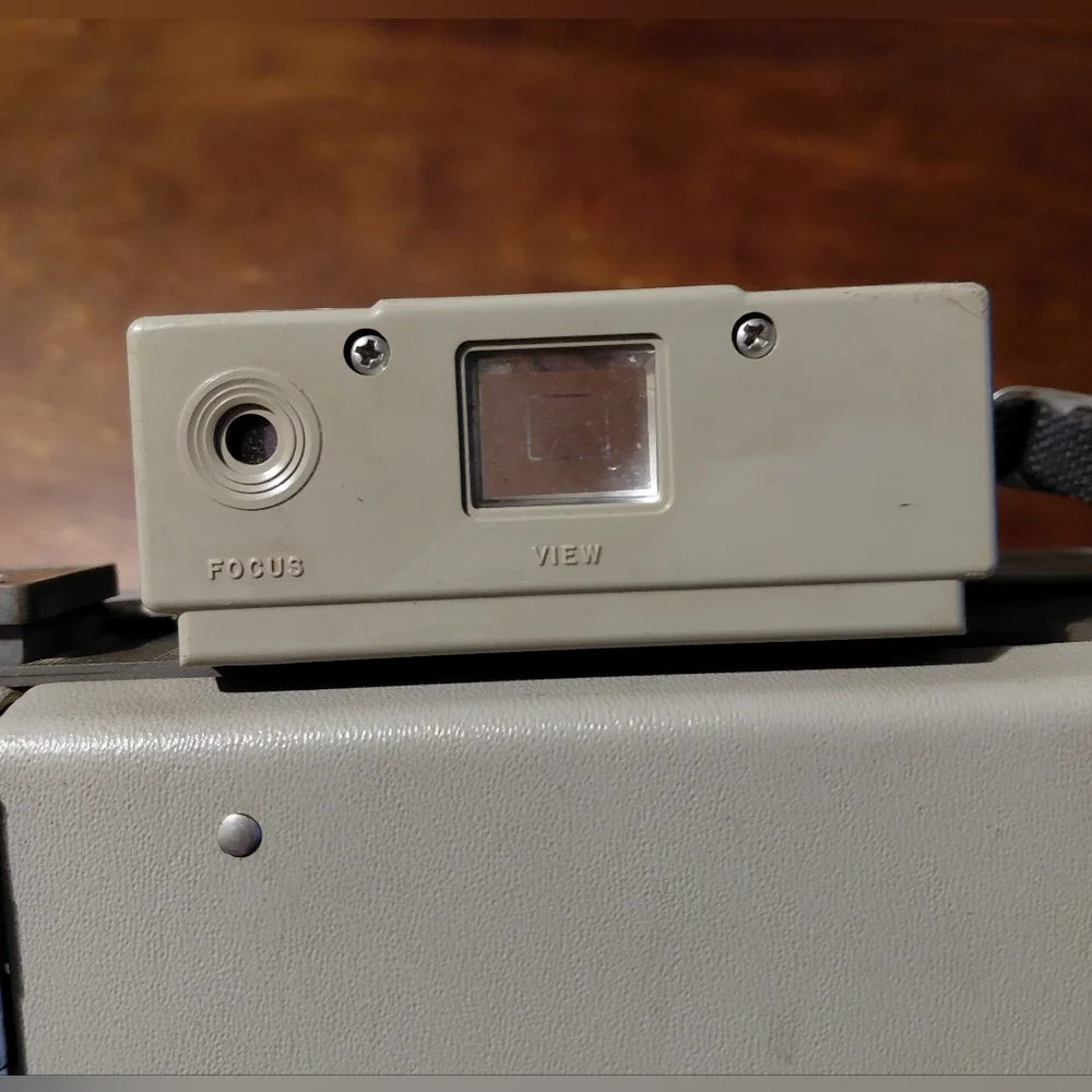 Vintage Polaroid 420 Automatic Land Camera
